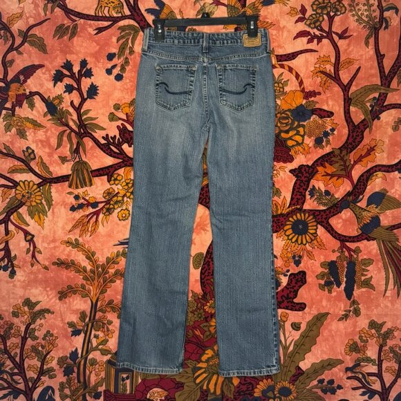 Mid-Rise Bootcut Levi’s - Picture 2 of 3